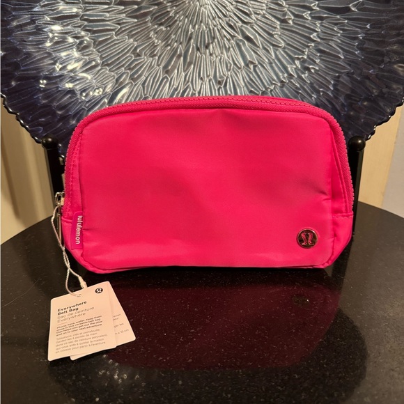 lululemon athletica Handbags - Lululemon New Hot Pink Everywhere Belt Bag
